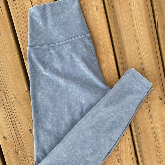 Washed Blue Moon Lululemon Set - Picture 5 of 7